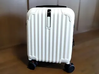 【編集室雑記】小さなスーツケースを買いま…