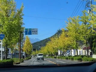長野県富士見町から山梨県南アルプス市へ
