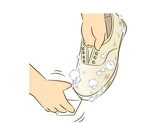 臭っ！スニーカーからモワ～
