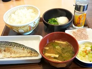 塩さばまぜのっけ朝食