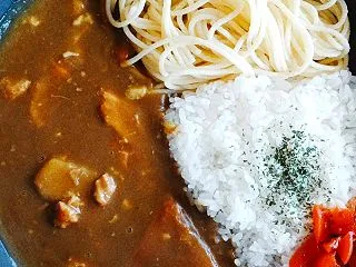 一皿で二度楽しめる！「３１１０」カレーラ…