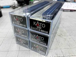 KATO 14系特急形座席車の入線整備 …