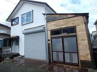 倉庫の壁補修