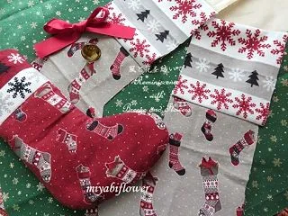 進んでいるクリスマスブーツと端切れで作る…