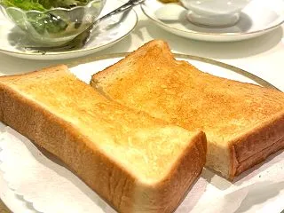 丸福珈琲店でトーストモーニング