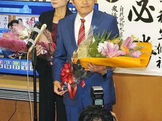 【画像】簗農水大臣の嫁wwwwwwwww…
