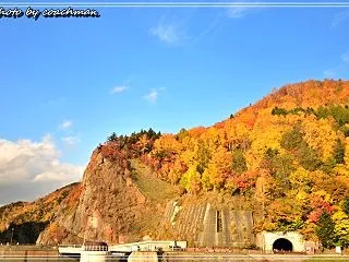 秋色の豊平峡ダム
