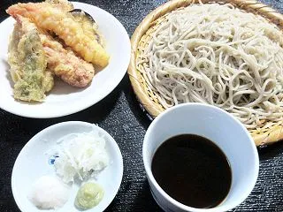 今日の昼そば(天ざる)