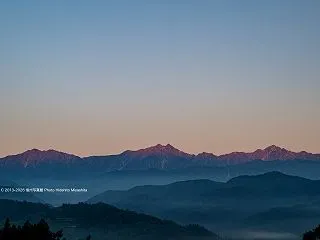 仁科三山を染めて