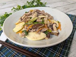 ご飯が進む♪マコモダケと豚肉の中華炒め