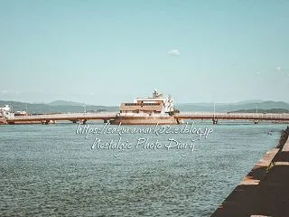 湖上の一軒家。