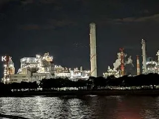 続き☆彡工場夜景＋みなとみらい夜景クルー…