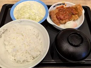 松屋「うまトマロースかつ定食」