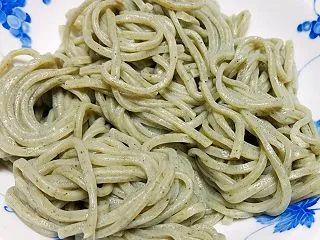 昨日の晩御飯「天ぷら ヨモギうどん」
