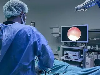 健康診断の内視鏡検査 口からと鼻からとど…