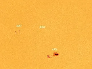 太陽風とX級太陽フレア警戒
