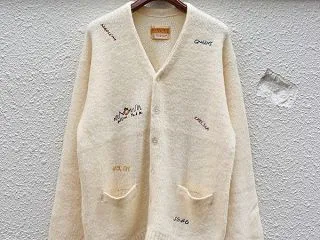 落書きのような手書き風の刺繍カーディガン…
