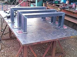 〔大森商機〕ベルトコンベアーの受台（２）