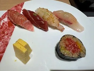 【東京・八重洲】お寿司は美味しい、でも色…
