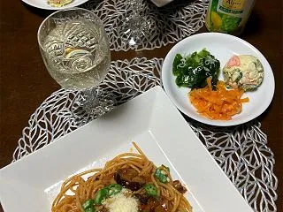 なすとベーコンのパスタと前菜３種盛りと阪…