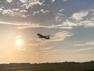 今日も松山空港に遊ぶ ジェットスターを連…