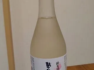 新潟地酒・越の初梅の純米酒と肴は長岡 吉…
