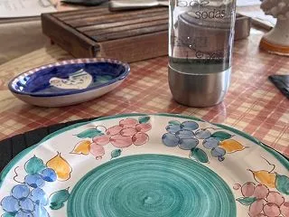 南イタリアで買ったテラコッタのお皿。旅の…