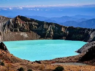 草津白根山 湯釜