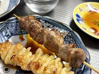 幸福感に包まれる「気のきいたつまみと焼鳥…