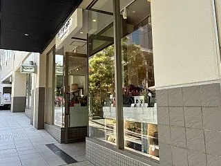 店員さんは仮装するのが標準スタイルな北欧…