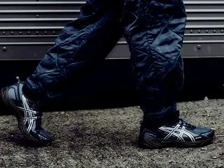 asics GEL-VENTX GTXと…