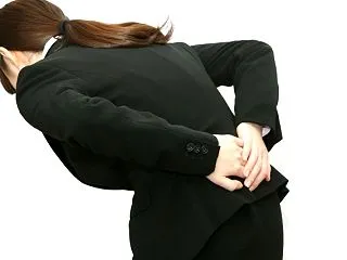 仙骨が痛い？それとも尾てい骨？お尻の痛み…