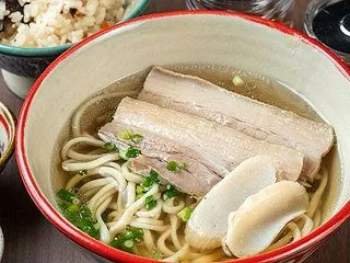 那覇ウエスト・イン「沖縄そばの日」のてご…