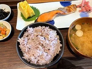 東京出張④【豪華朝食】築地本願寺