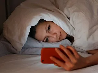 考えすぎて眠れない夜に｜頭の中が止まらな…