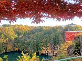 恵那峡と付知峡｜紅葉の時期の違いと車での…