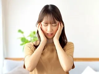 食いしばりの原因はストレスだけ？睡眠や姿…