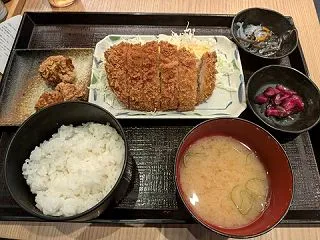 やっちゃった 外苑前 大衆酒場 ながまれ…