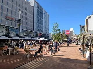 松山市駅前広場で毎週金曜にジャズライブ！…
