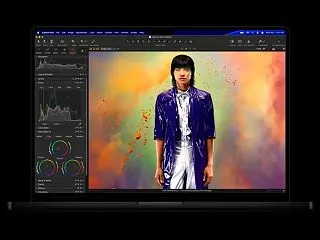 OLED MacBook ProはM5据…