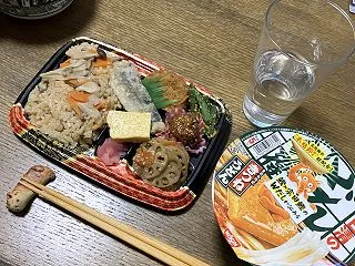 どん兵衛西と東食べ比べ