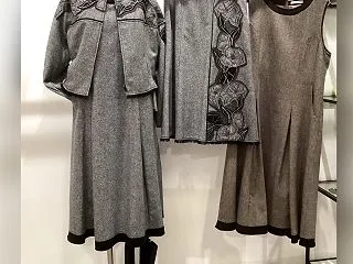 「LECTエムニ」品格も漂わせつつ秋のお…