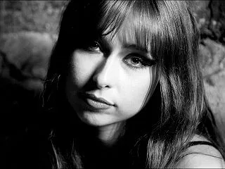 Kim Melvilleが新曲「Do Y…