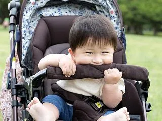 秋冬生まれの赤ちゃんへ。はじめてのお散歩…