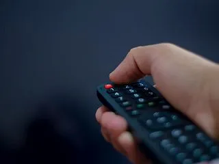 介護施設の母のSOS「テレビがつかない」…