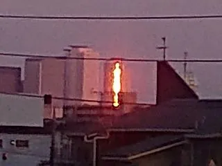 夕陽が反射して