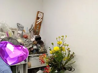 お花の色合わせで秋のアレンジメントを作る…