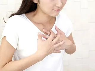側弯症で頭痛や吐き気が出る？原因と対処法