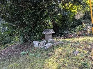 「石祠」（愛川町半原）