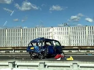 【福島・飯坂】東北道下りでトラックが軽乗…